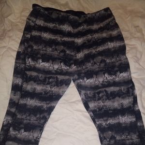 Womans leggings Large blk gray white